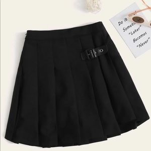Girls SHEIN pleated skirt
